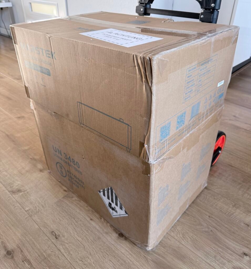 Marstek Jupiter C+ ingepakt in dozen