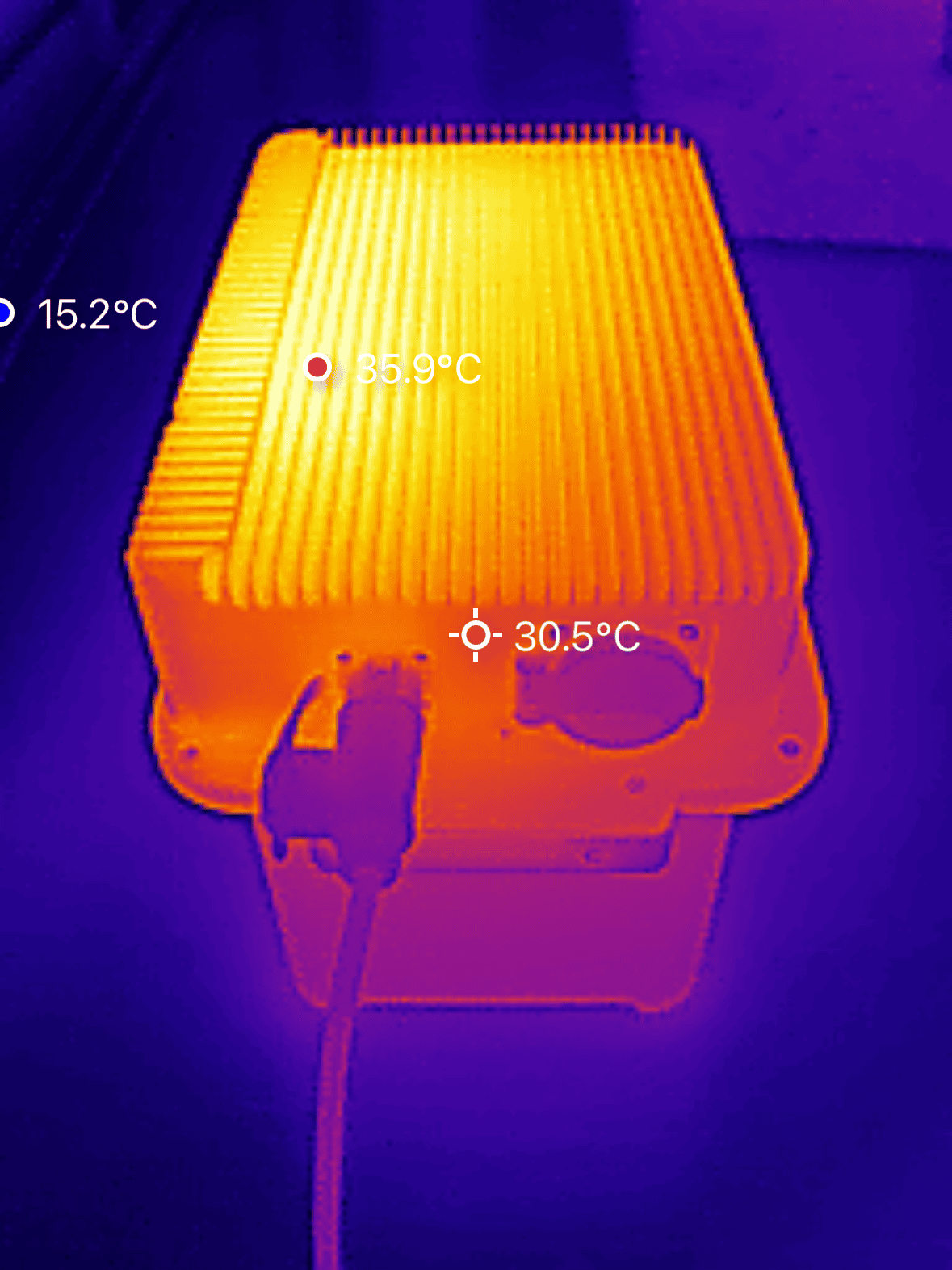 Warmtebeeld Zendure SolarFLow 1600 AC+ zijkant links