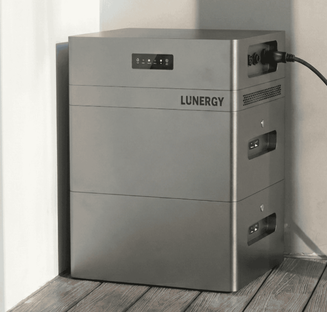 Lunergy Hub 2400 AC front aanzicht