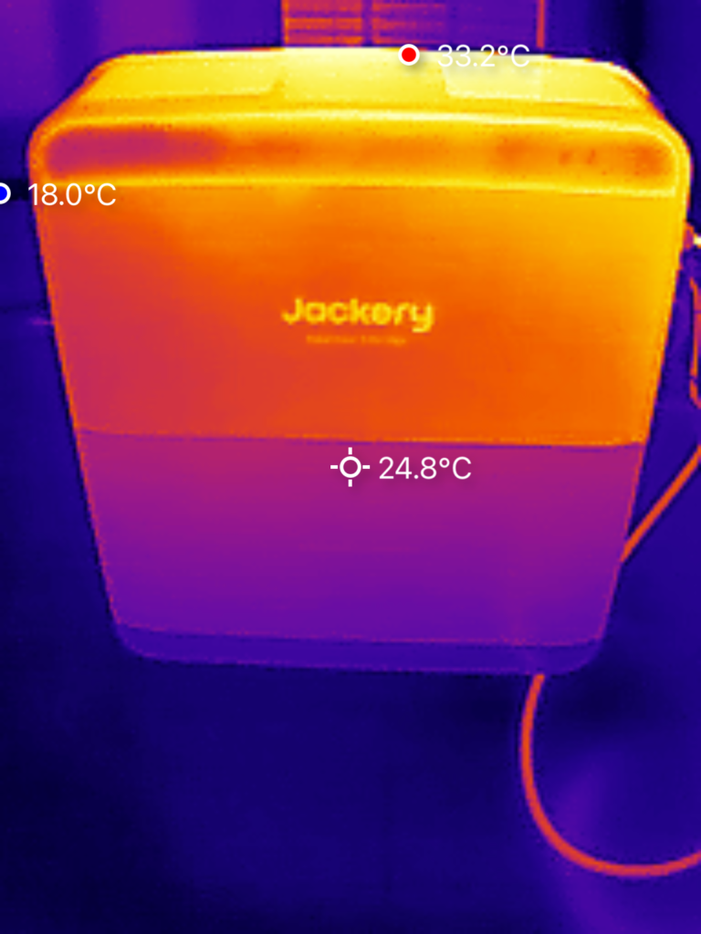 Jackery SolarVault: Warmte voorkant