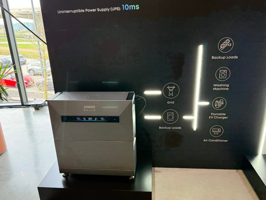 Anker SOLIX Solarbank Max AC front