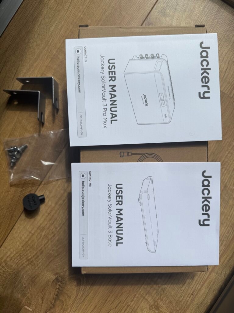 Jackery SolarVault 3 Pro Mac AC meegeleverde accessoires: handleidingen, klemmen voor fixatie batterij
