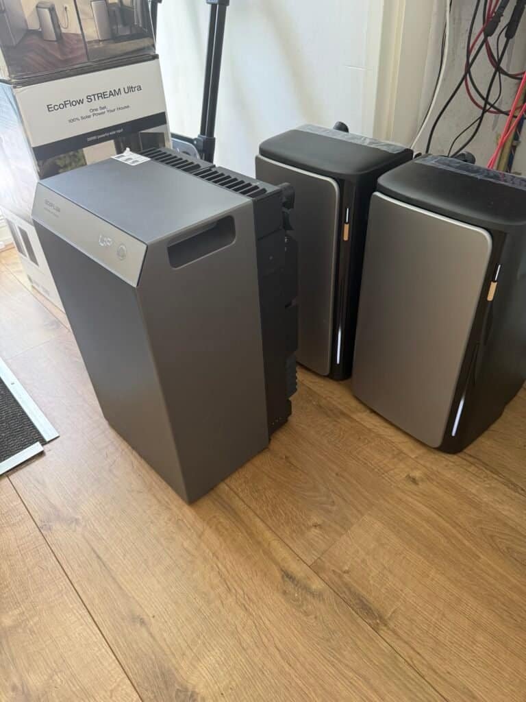 EcoFlow Stream AC 5000 naast 2 x een Stream Pro
