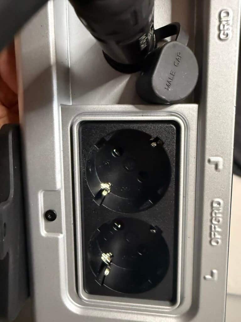 Samduo Nex E6000 noodstroom stopcontacten