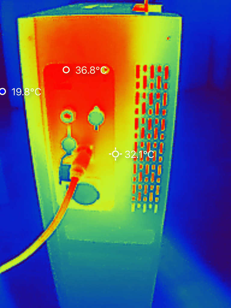 Zendure SolarFlow 3000 Mix AC+ warmte zijkant