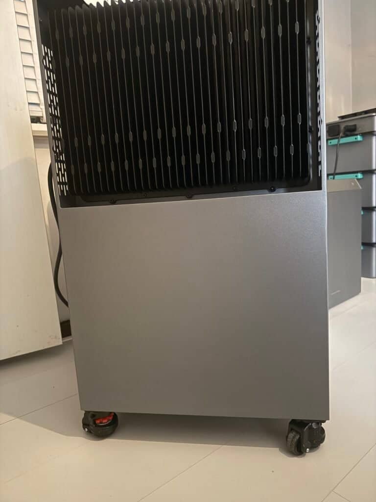 Unboxing Zendure SolarFlow Mix 3000 AC+ achterkant