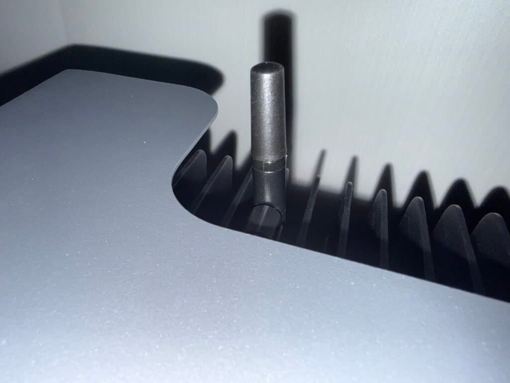 Unboxing Zendure SolarFlow Mix 3000 AC+ WiFi antenne