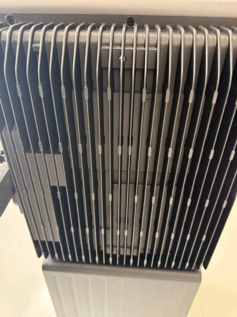 Conow Atlas 6000 AC Unpacking koelribben