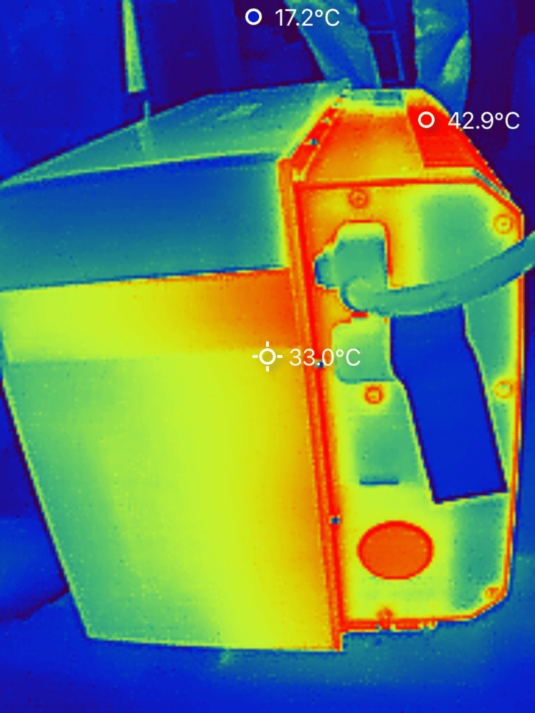 Warmte test Anker SOLIX Max zijkant rechts